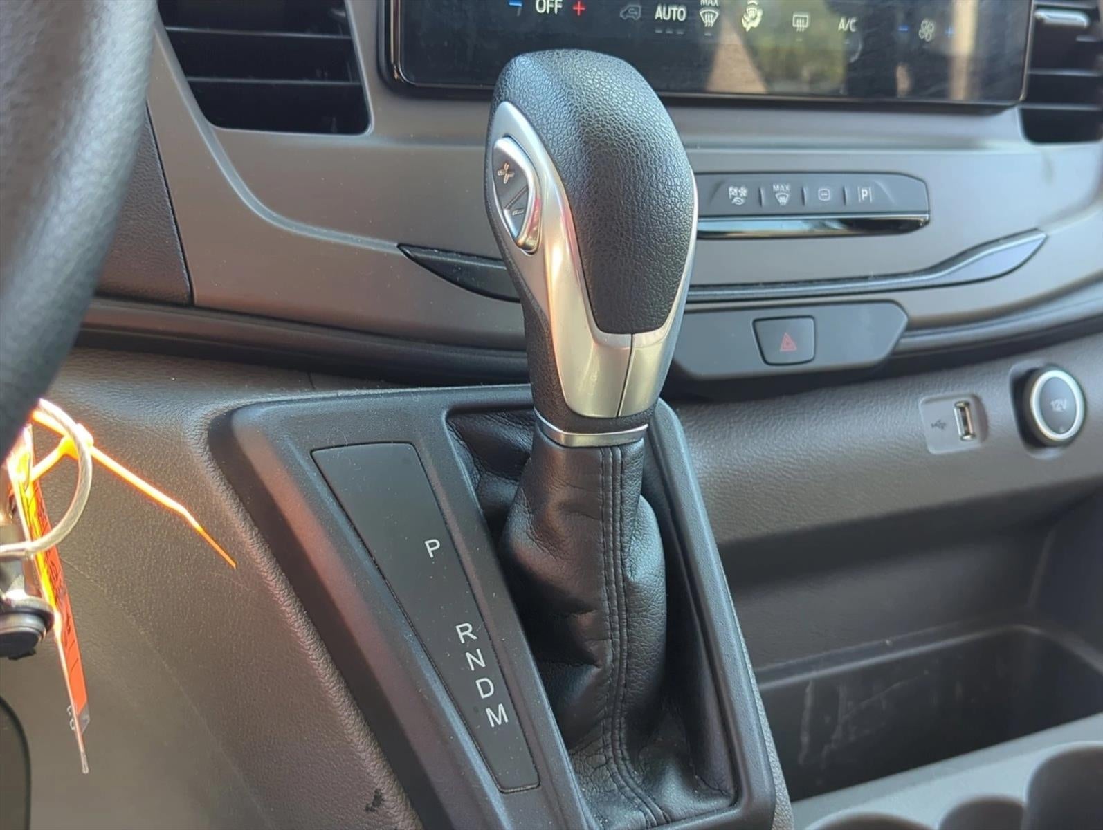 2022 Ford Transit Passenger Wagon T-350 148" Med Roof XLT RWD