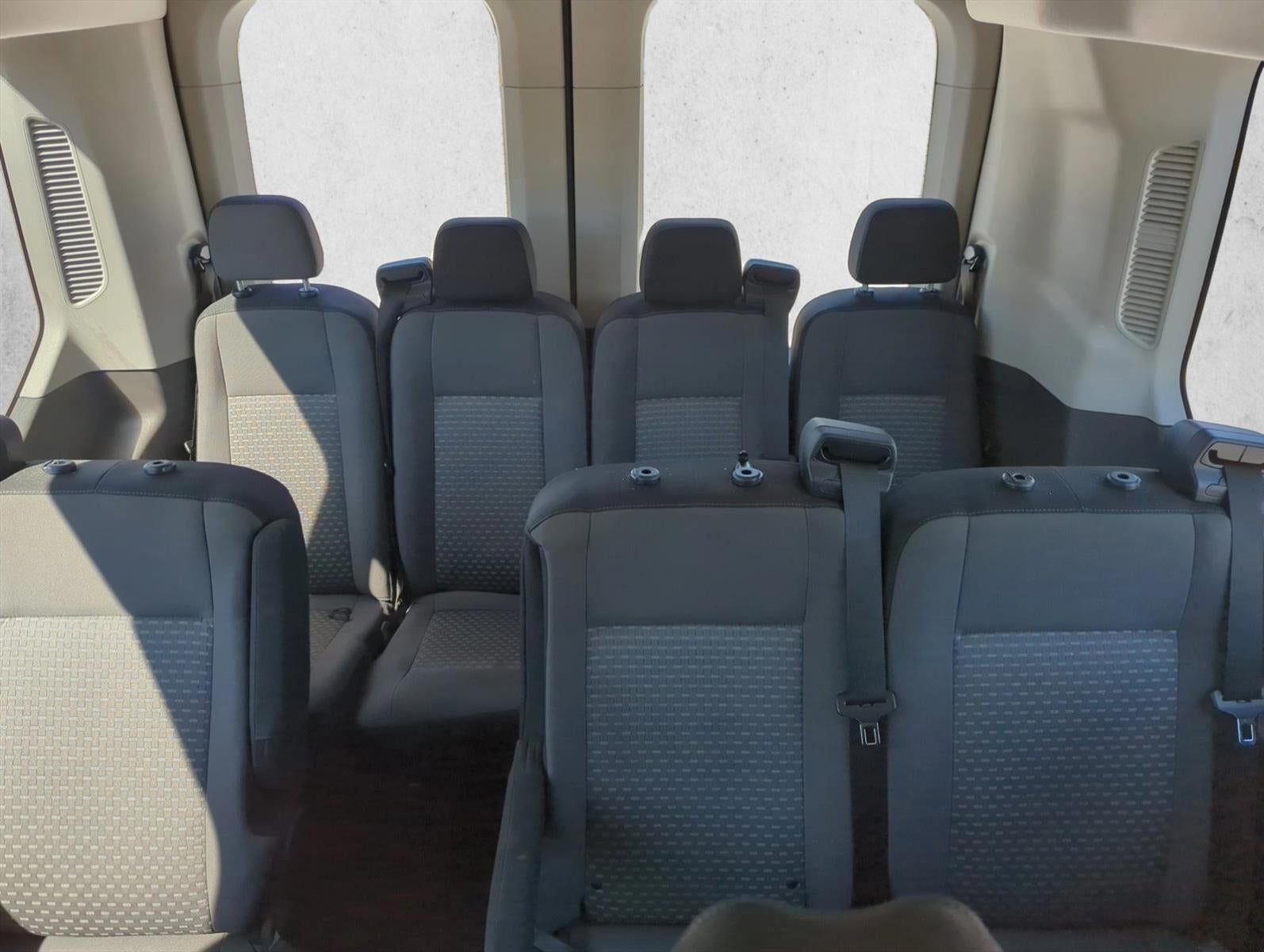 2022 Ford Transit Passenger Wagon T-350 148" Med Roof XLT RWD