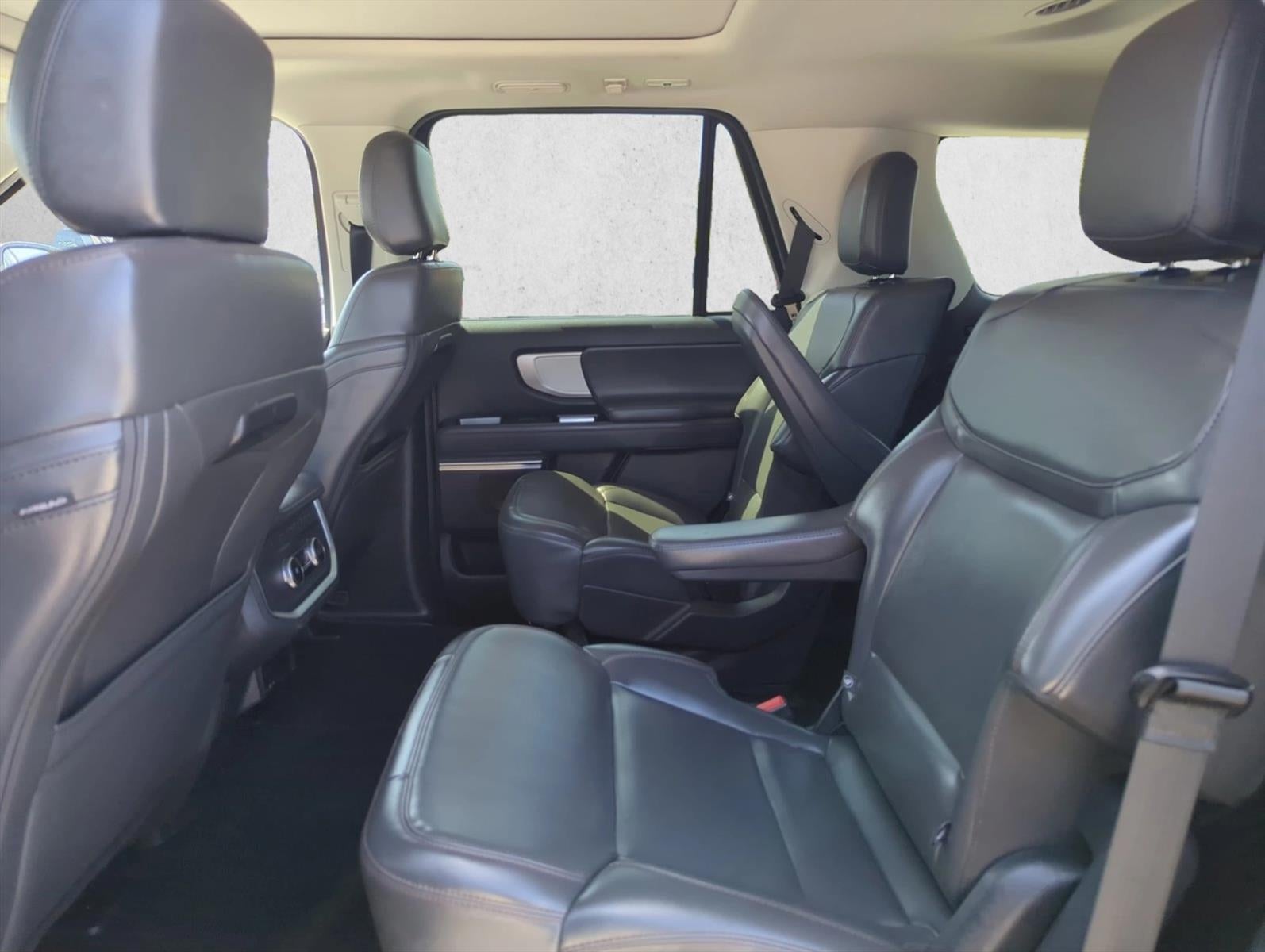 2025 Ford Expedition Active 4x4
