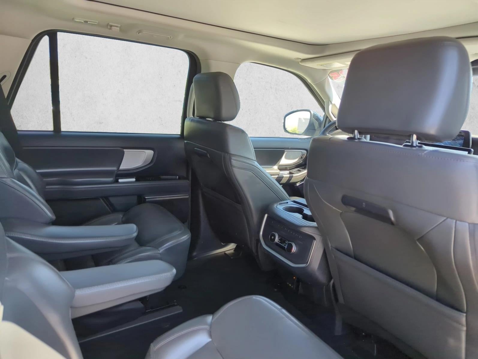 2025 Ford Expedition Active 4x4