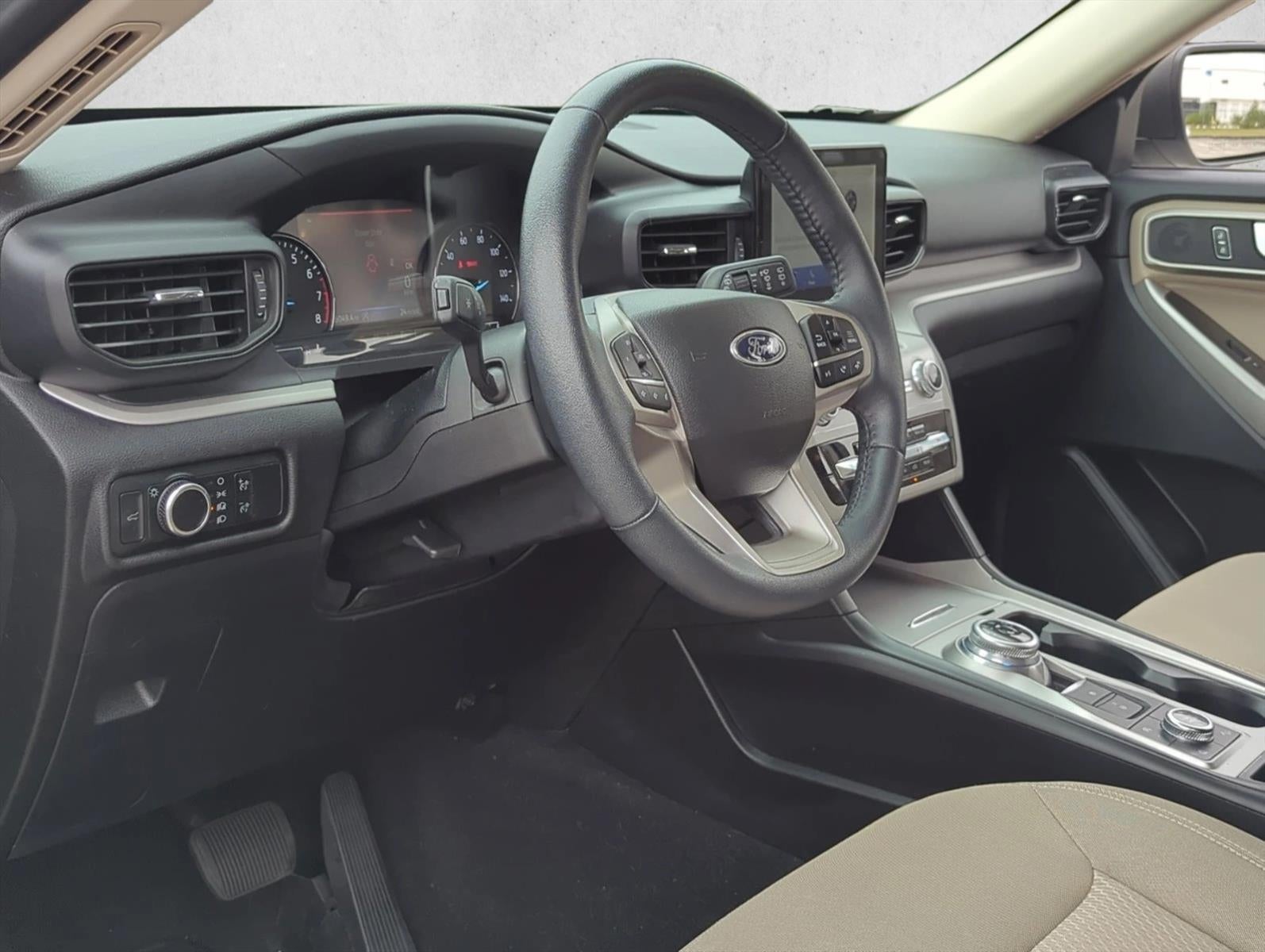 2023 Ford Explorer XLT 4WD