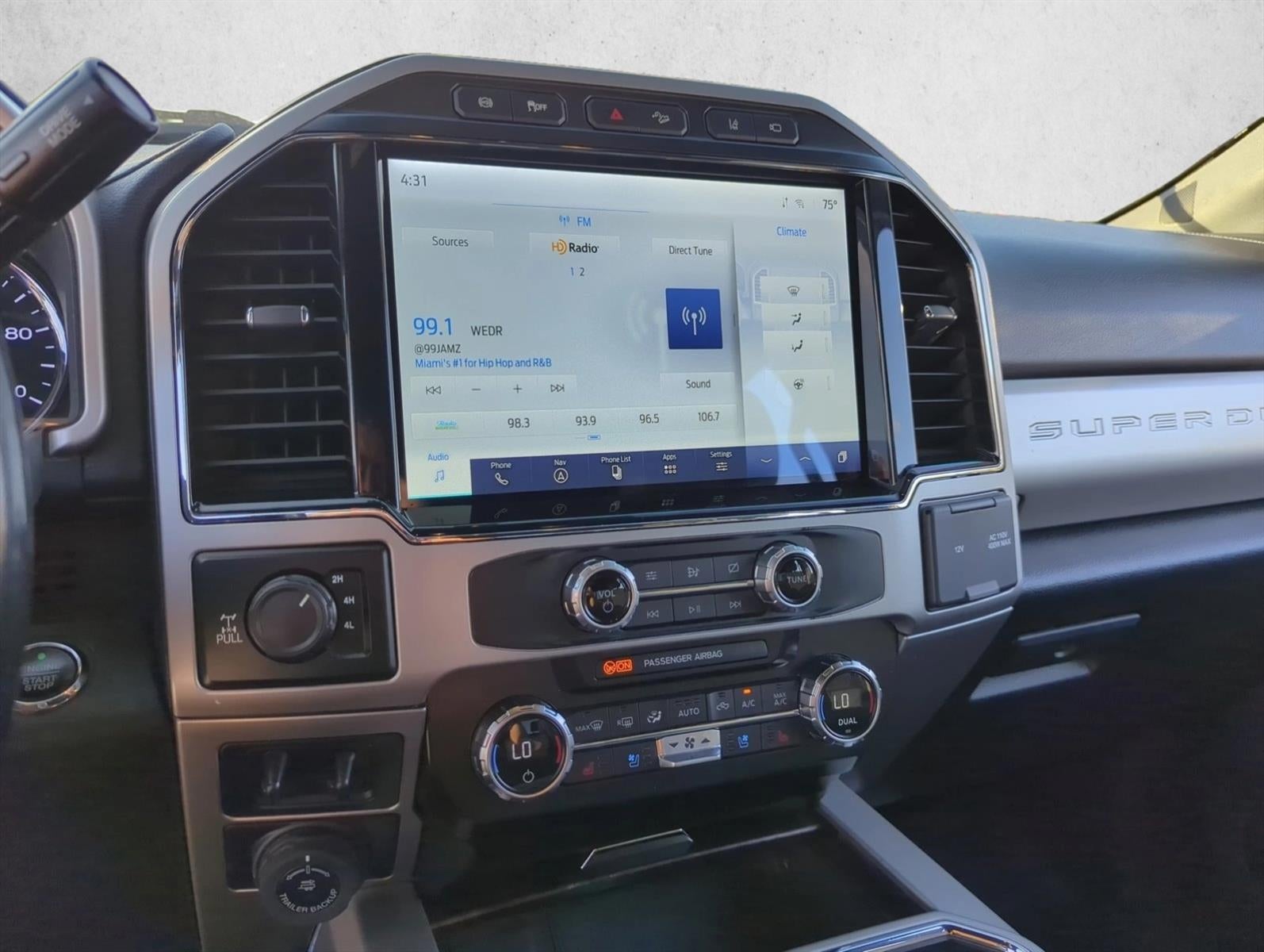 2022 Ford Super Duty F-250 SRW LARIAT 4WD Crew Cab 6.75' Box