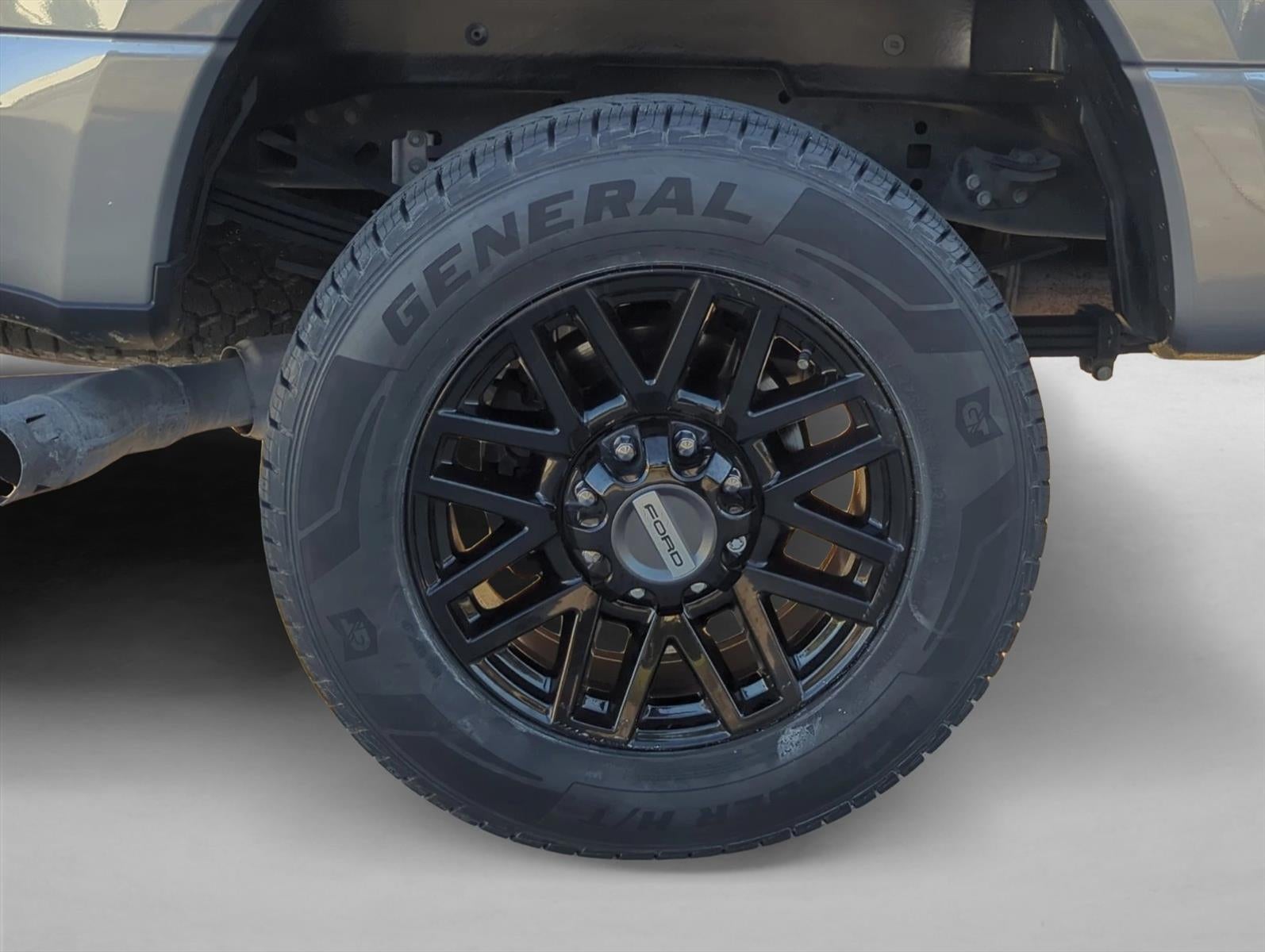 2022 Ford Super Duty F-250 SRW LARIAT 4WD Crew Cab 6.75' Box