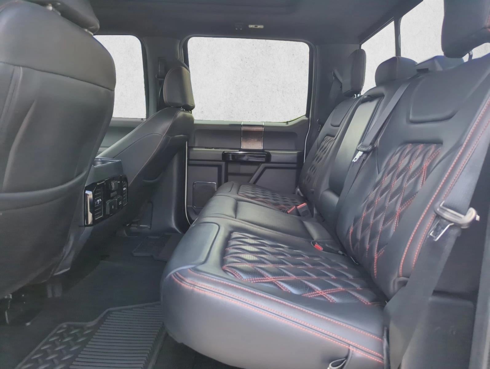 2022 Ford Super Duty F-250 SRW LARIAT 4WD Crew Cab 6.75' Box