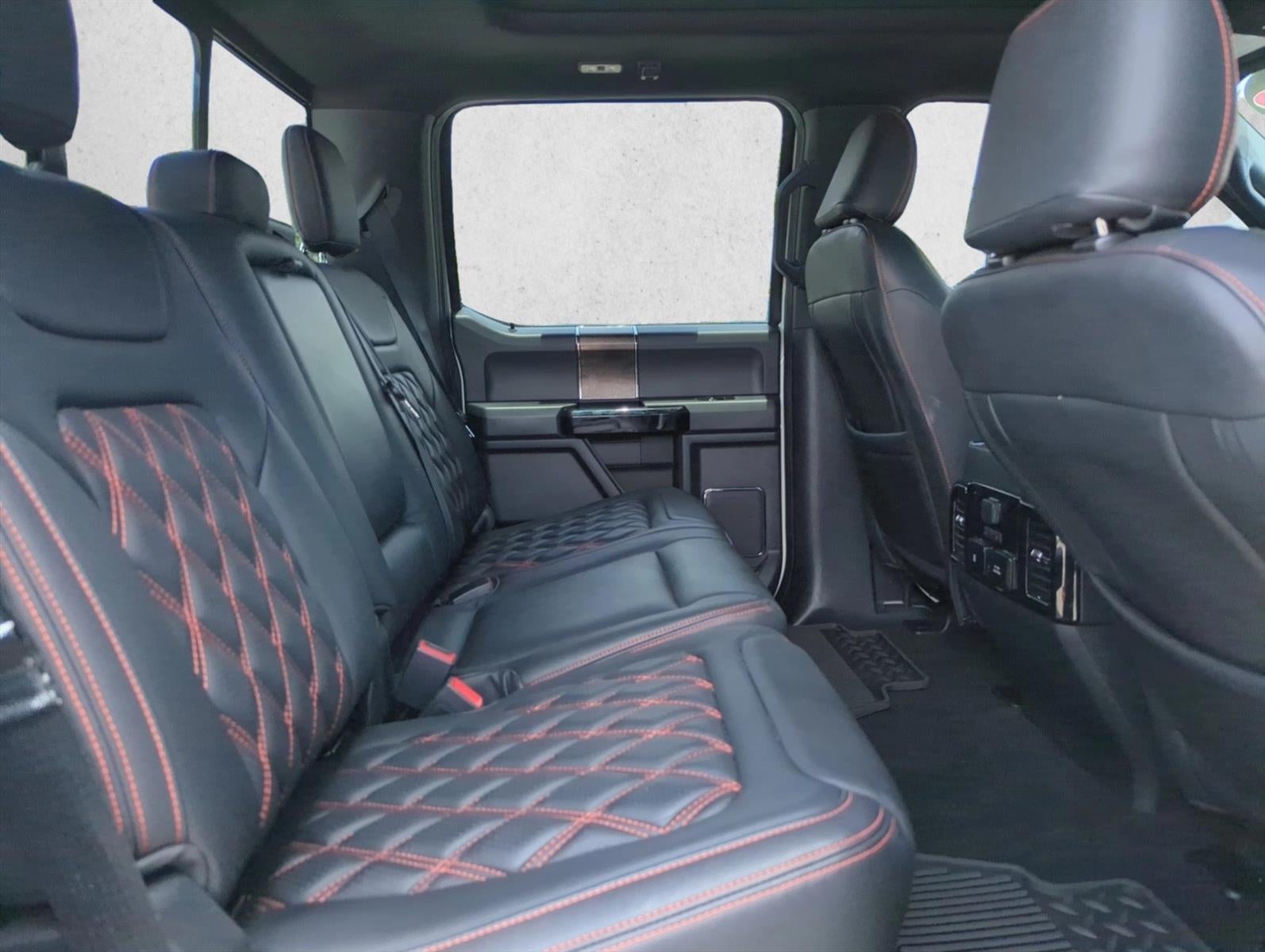 2022 Ford Super Duty F-250 SRW LARIAT 4WD Crew Cab 6.75' Box