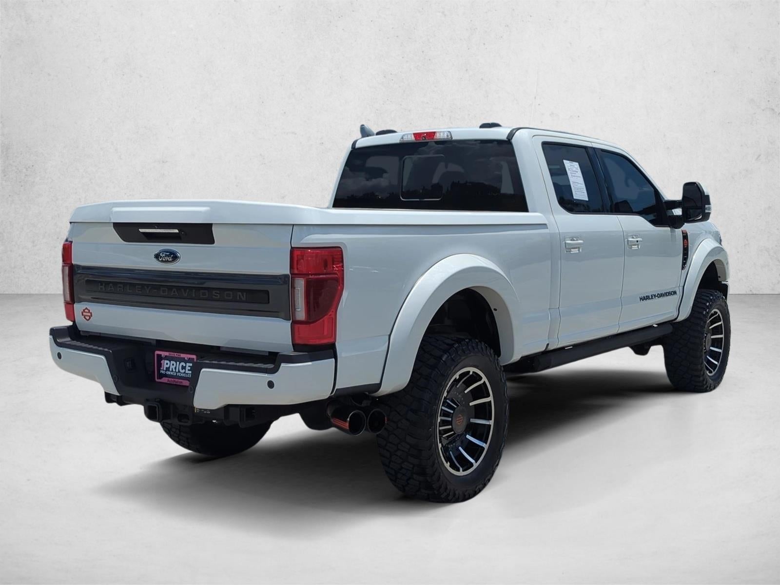 2022 Ford Super Duty F-250 SRW LARIAT 4WD Crew Cab 6.75' Box