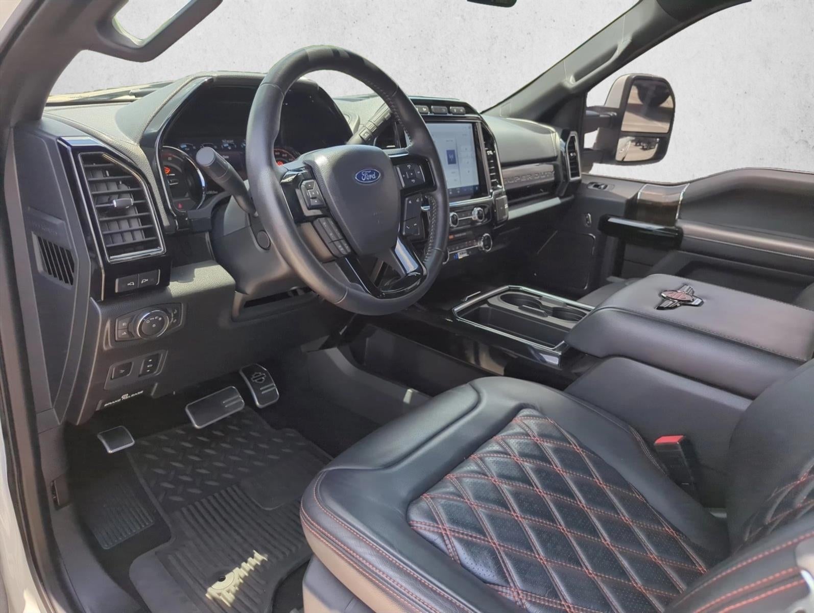2022 Ford Super Duty F-250 SRW LARIAT 4WD Crew Cab 6.75' Box