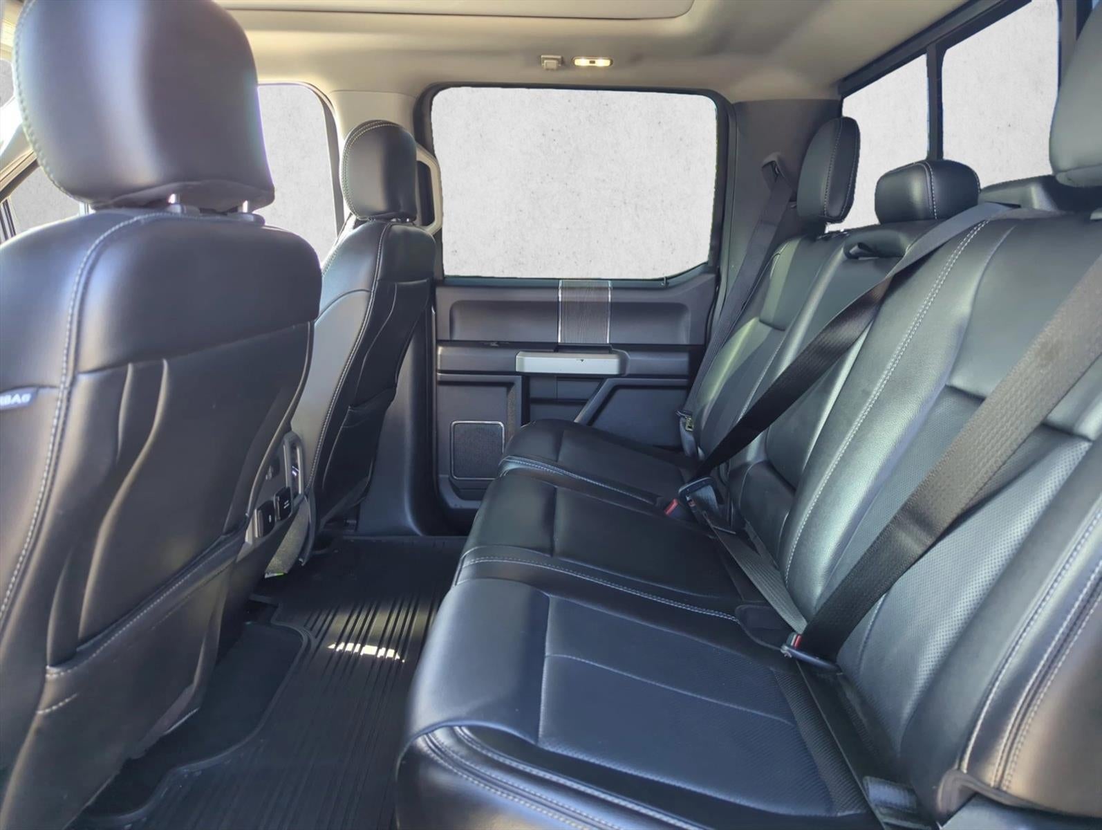 2020 Ford Super Duty F-450 DRW LARIAT 4WD Crew Cab 8' Box