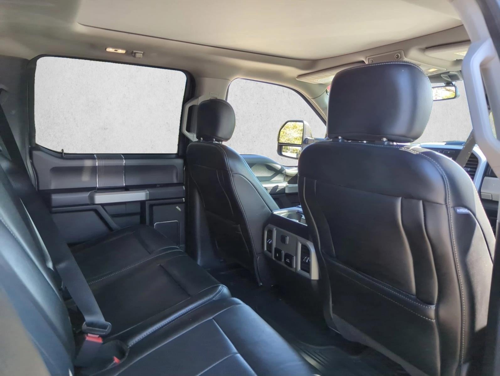 2020 Ford Super Duty F-450 DRW LARIAT 4WD Crew Cab 8' Box