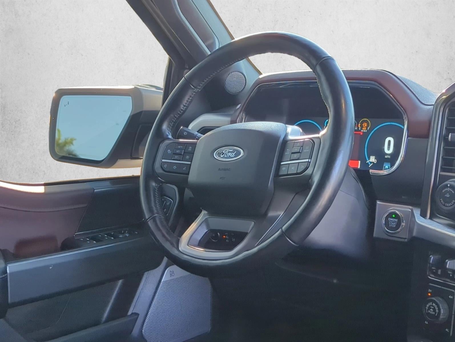 2022 Ford F-150 LARIAT 4WD SuperCrew 5.5' Box