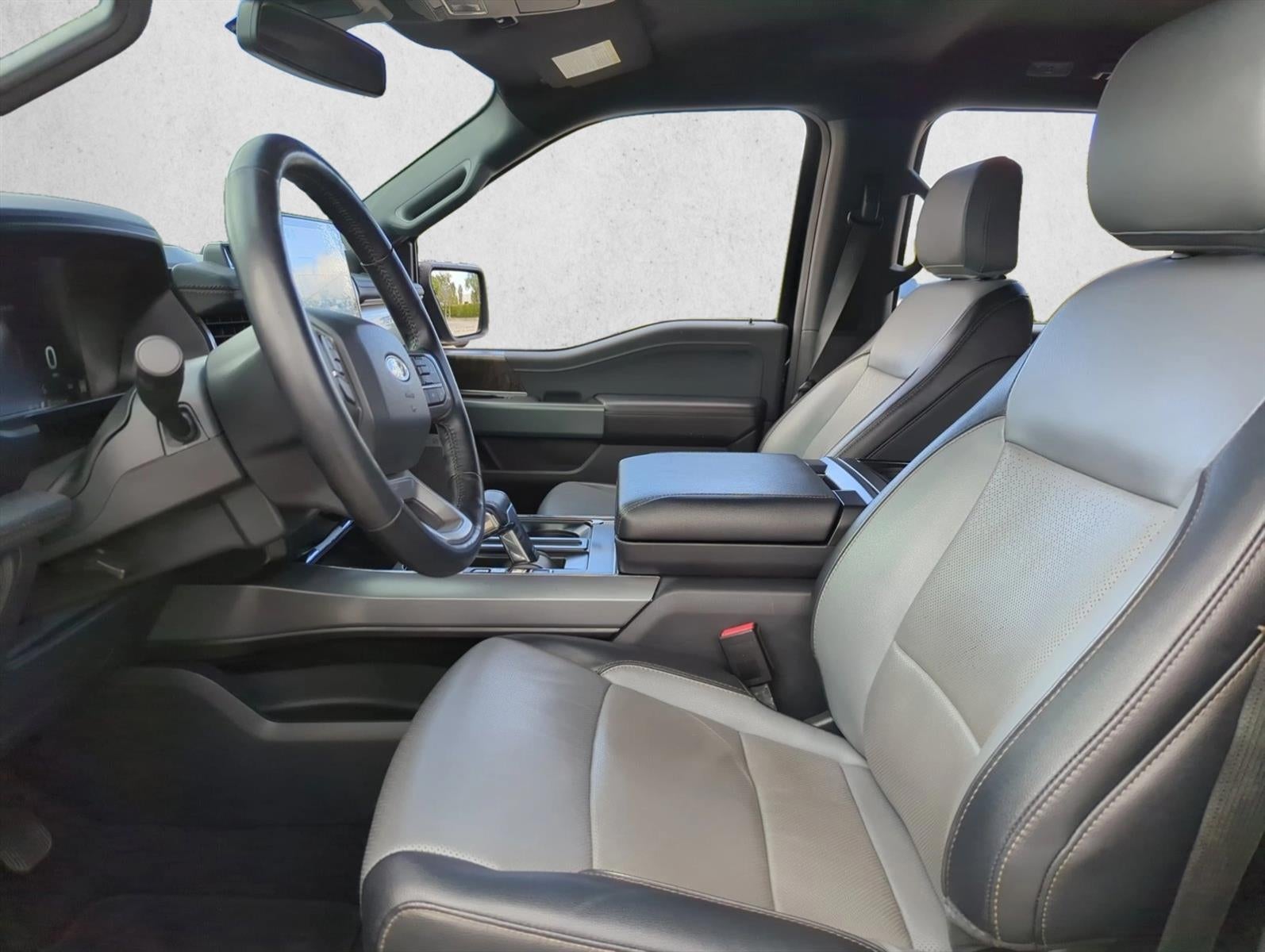 2022 Ford F-150 Lightning LARIAT 4WD SuperCrew 5.5' Box