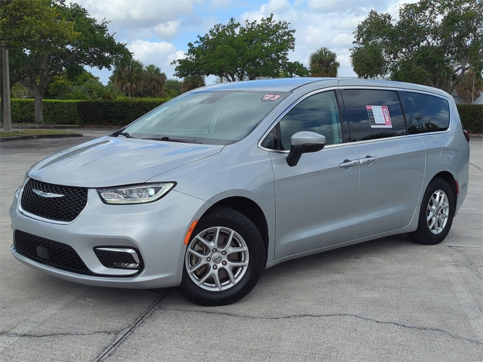 2023 Chrysler Pacifica Touring L FWD