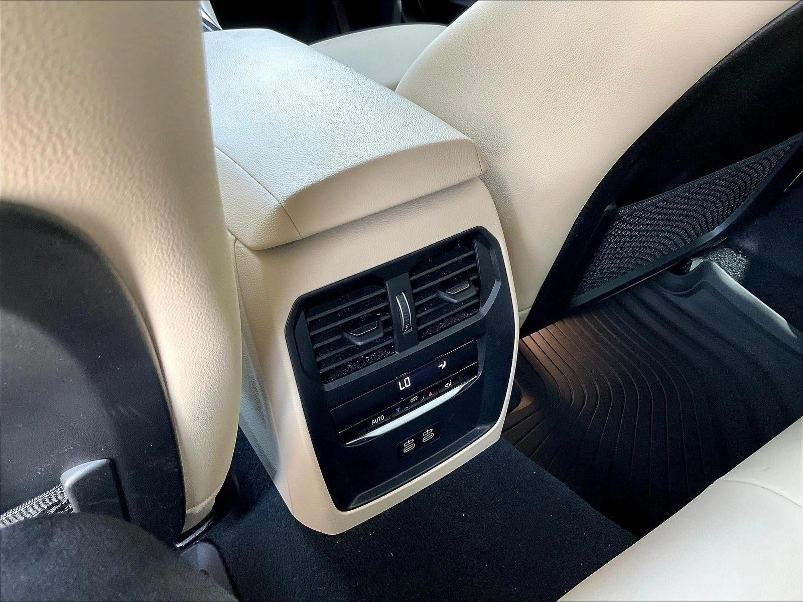 2023 BMW 330i Sedan