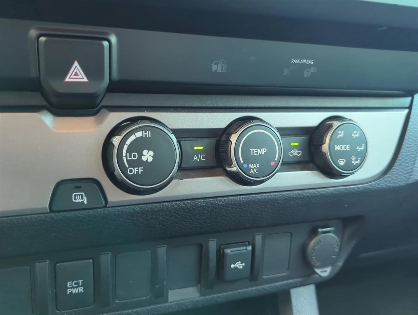 2022 Toyota Tacoma 2WD 2WD SR Double Cab 5' Bed I4 AT (GS)