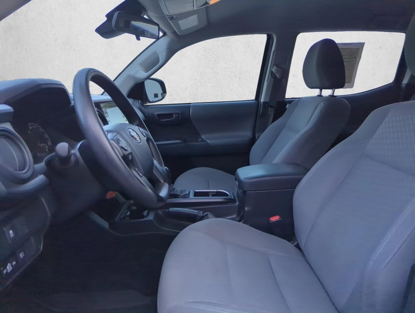 2022 Toyota Tacoma 2WD 2WD SR Double Cab 5' Bed I4 AT (GS)