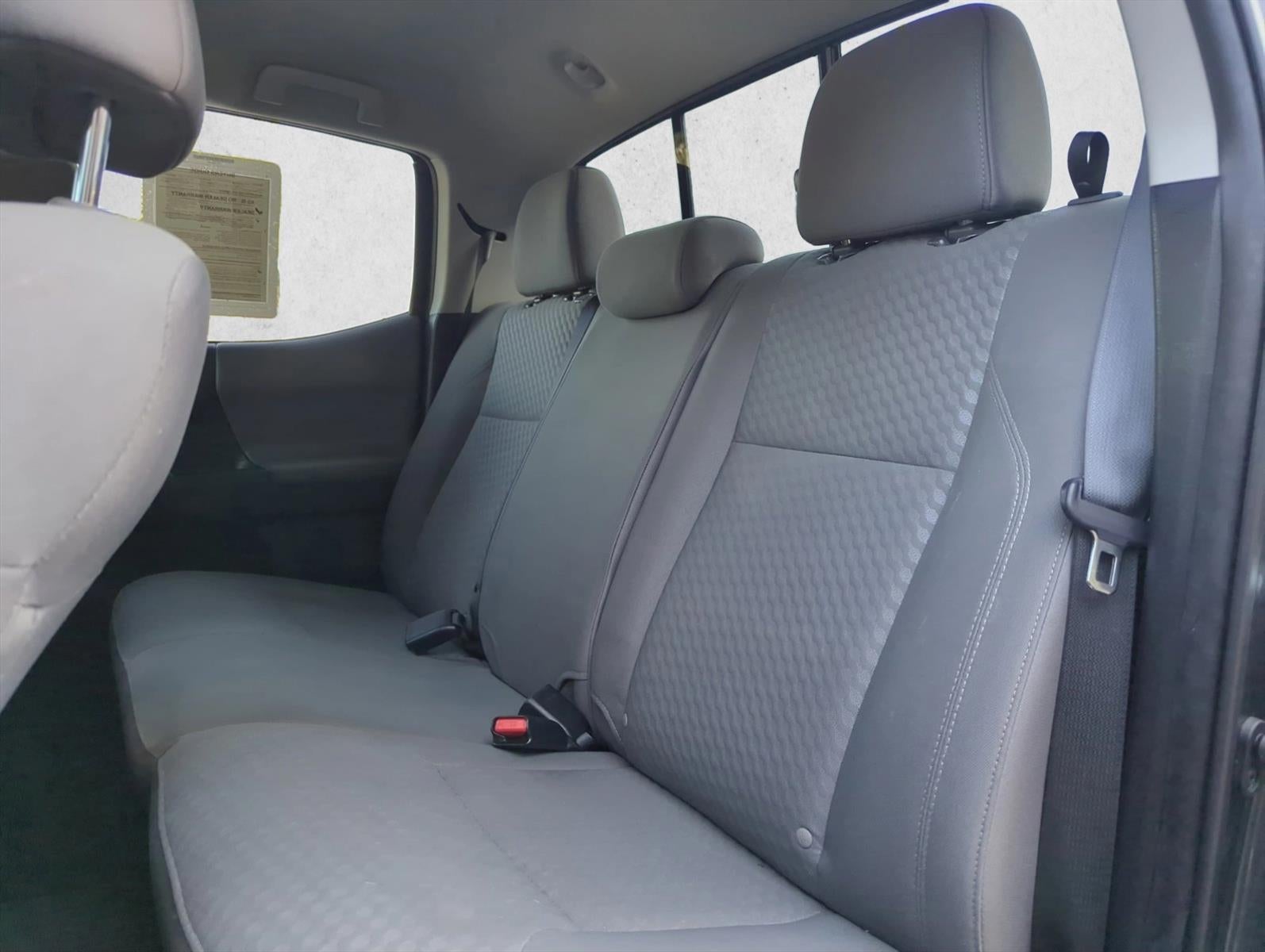 2022 Toyota Tacoma 2WD 2WD SR Double Cab 5' Bed I4 AT (GS)