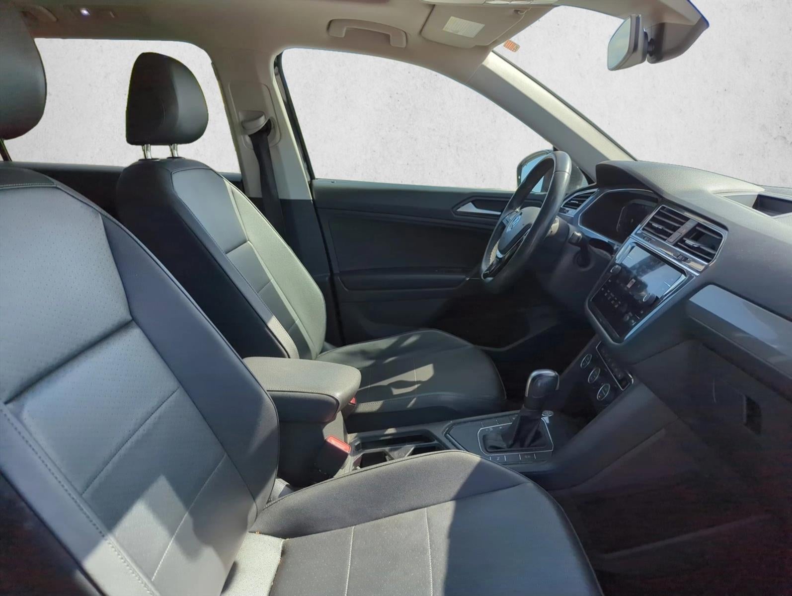 2020 Volkswagen Tiguan 2.0T SE FWD