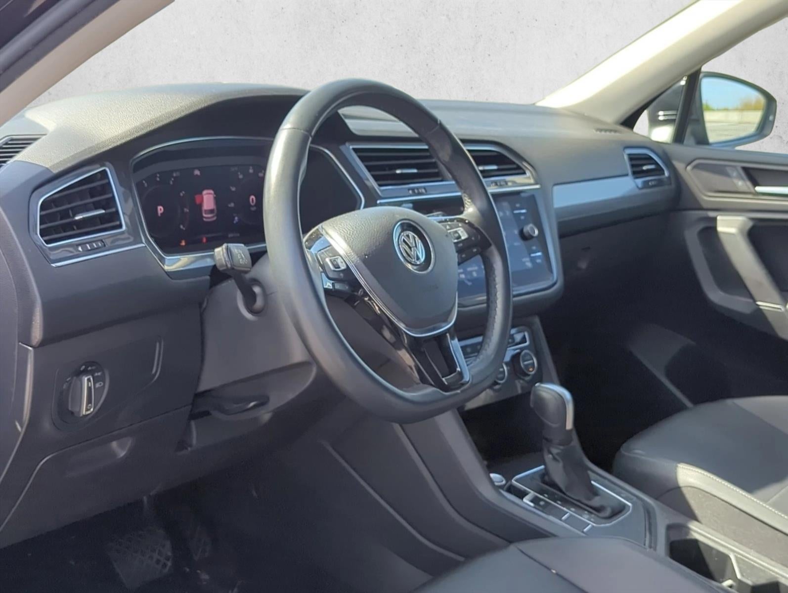 2020 Volkswagen Tiguan 2.0T SE FWD