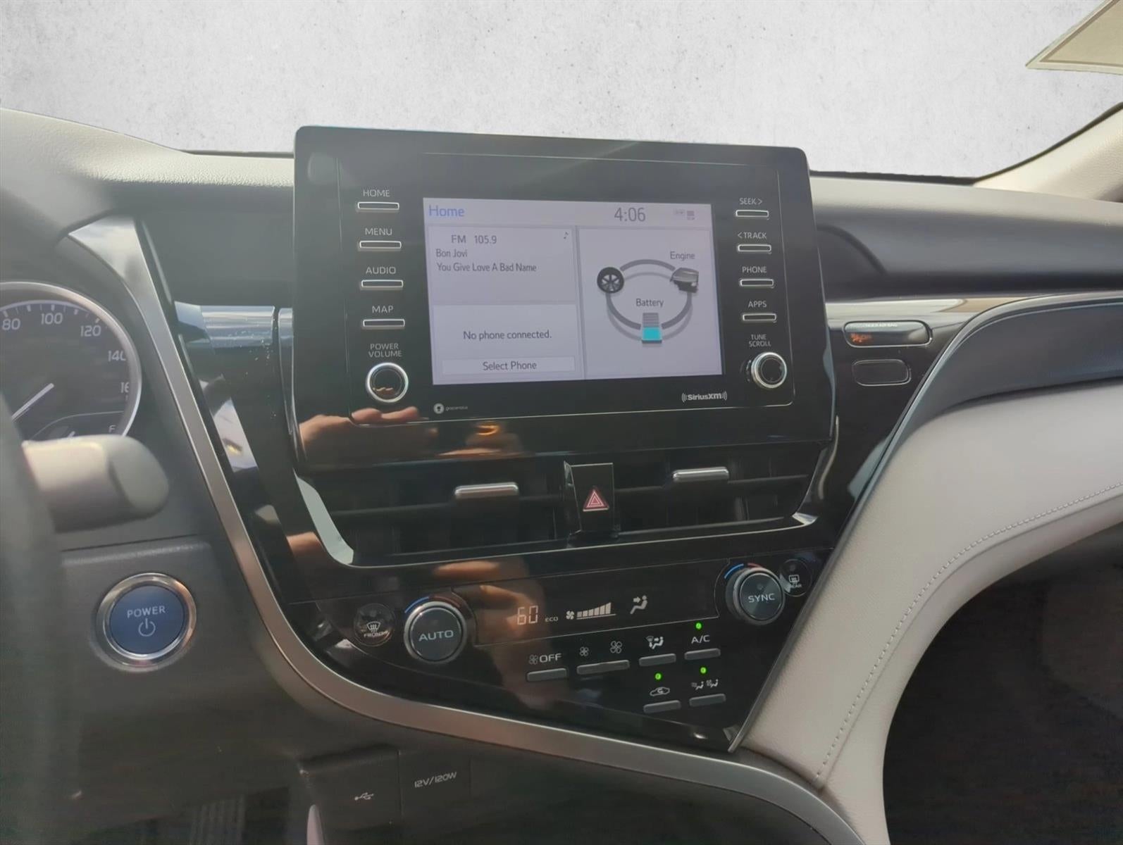 2022 Toyota Camry Hybrid LE CVT (Natl)