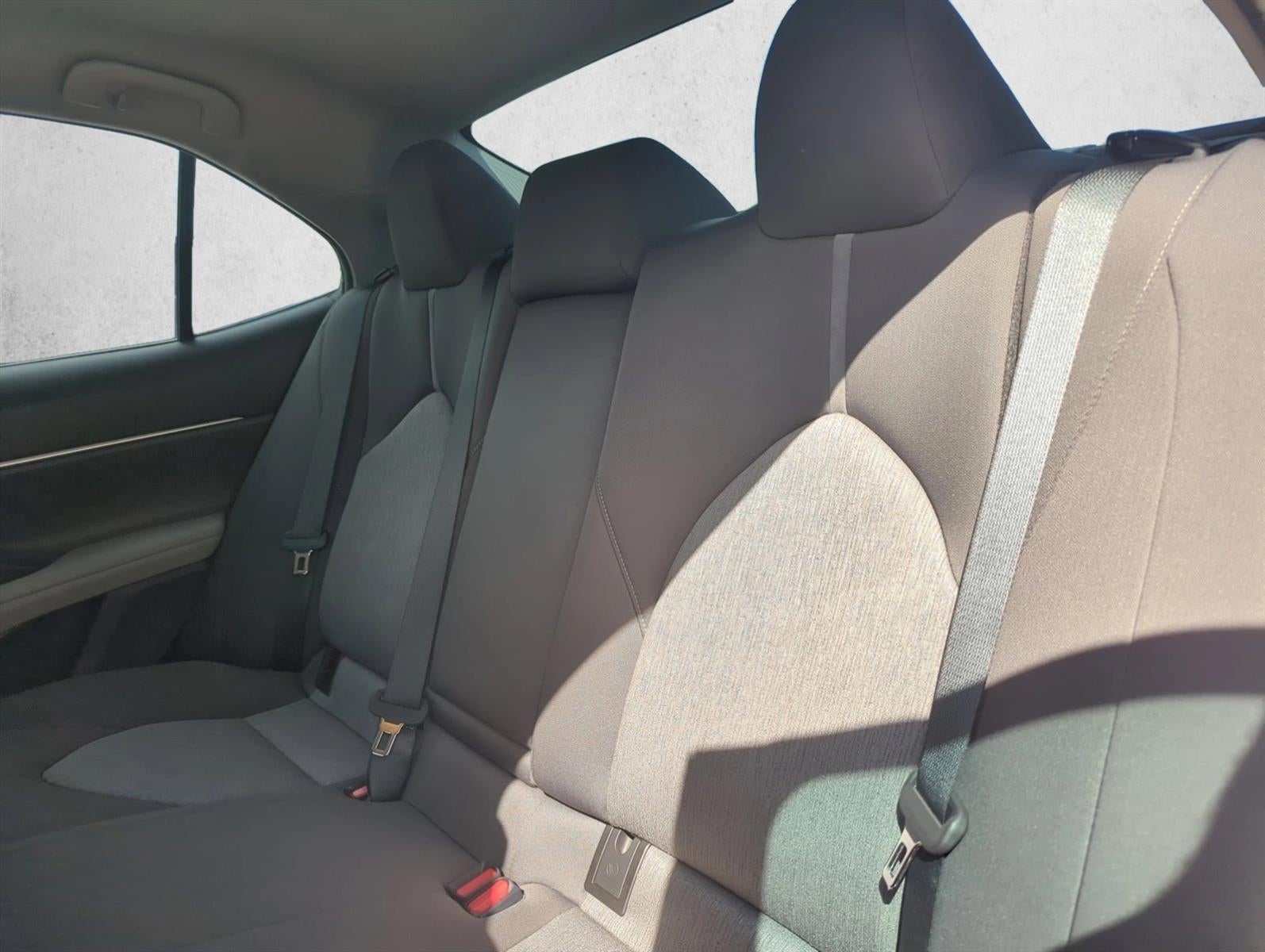 2022 Toyota Camry Hybrid LE CVT (Natl)