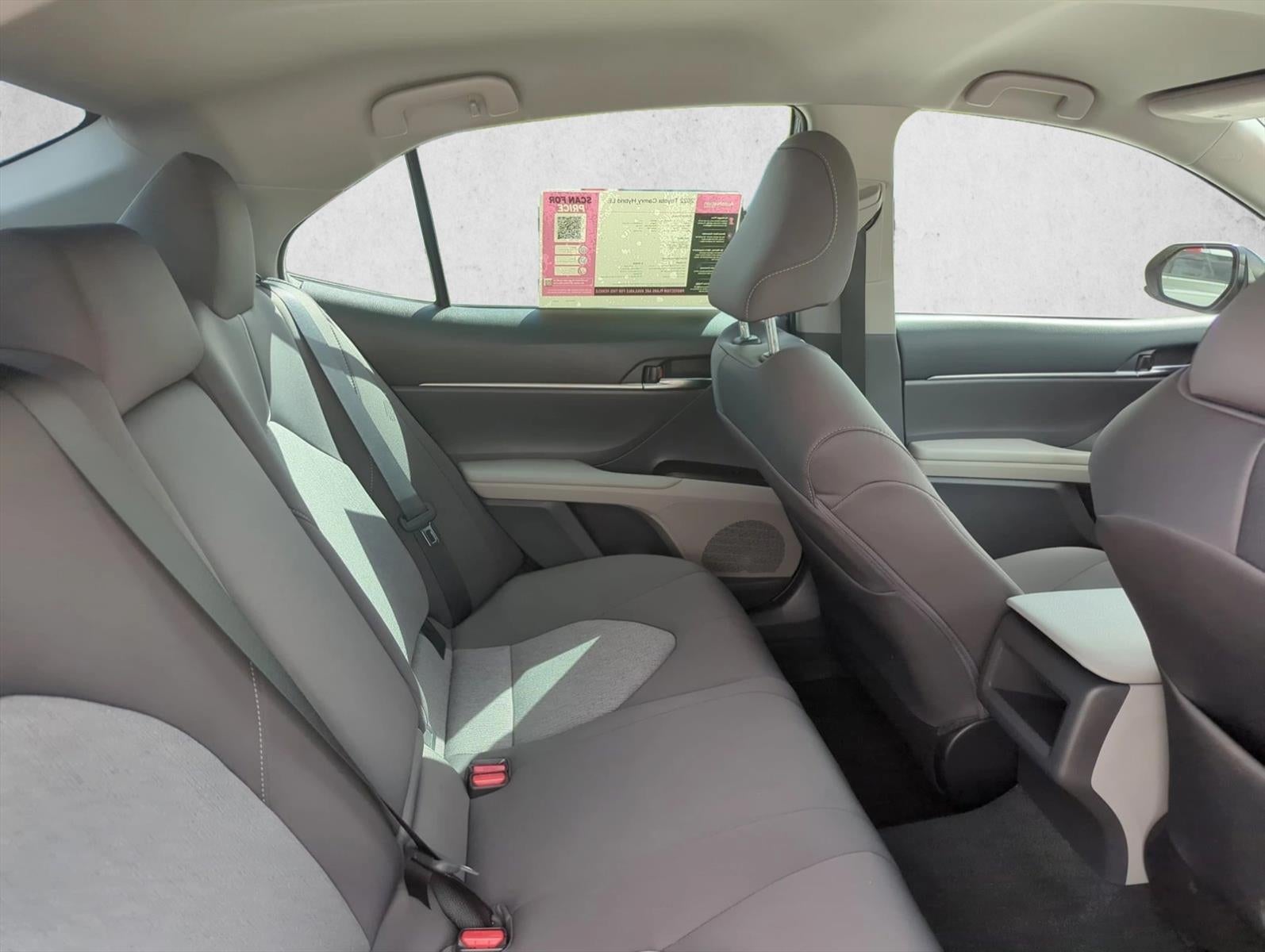 2022 Toyota Camry Hybrid LE CVT (Natl)