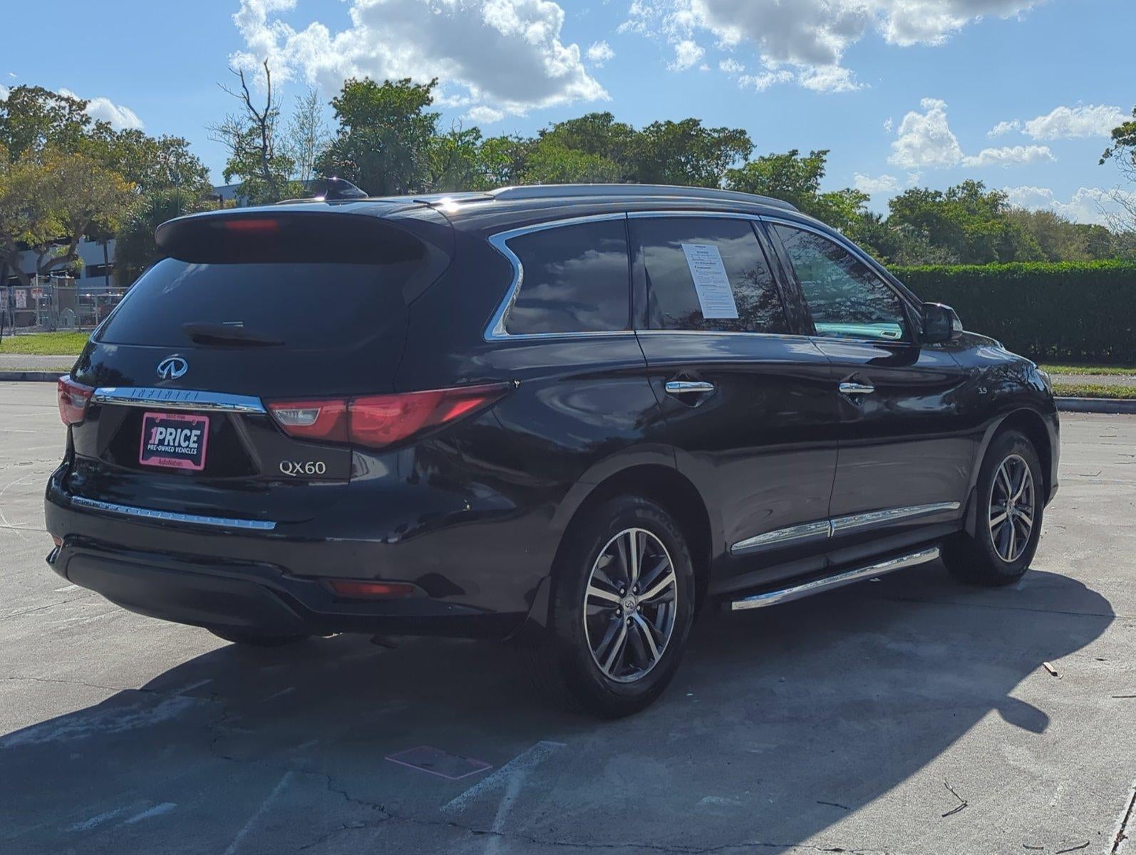 2017 INFINITI QX60 FWD