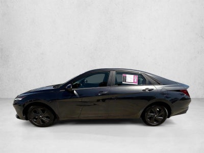 2023 Hyundai ELANTRA SEL IVT