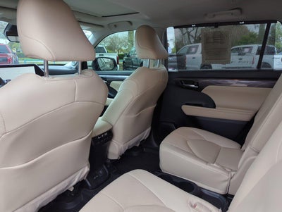 2024 Toyota Highlander Hybrid Limited AWD (Natl)