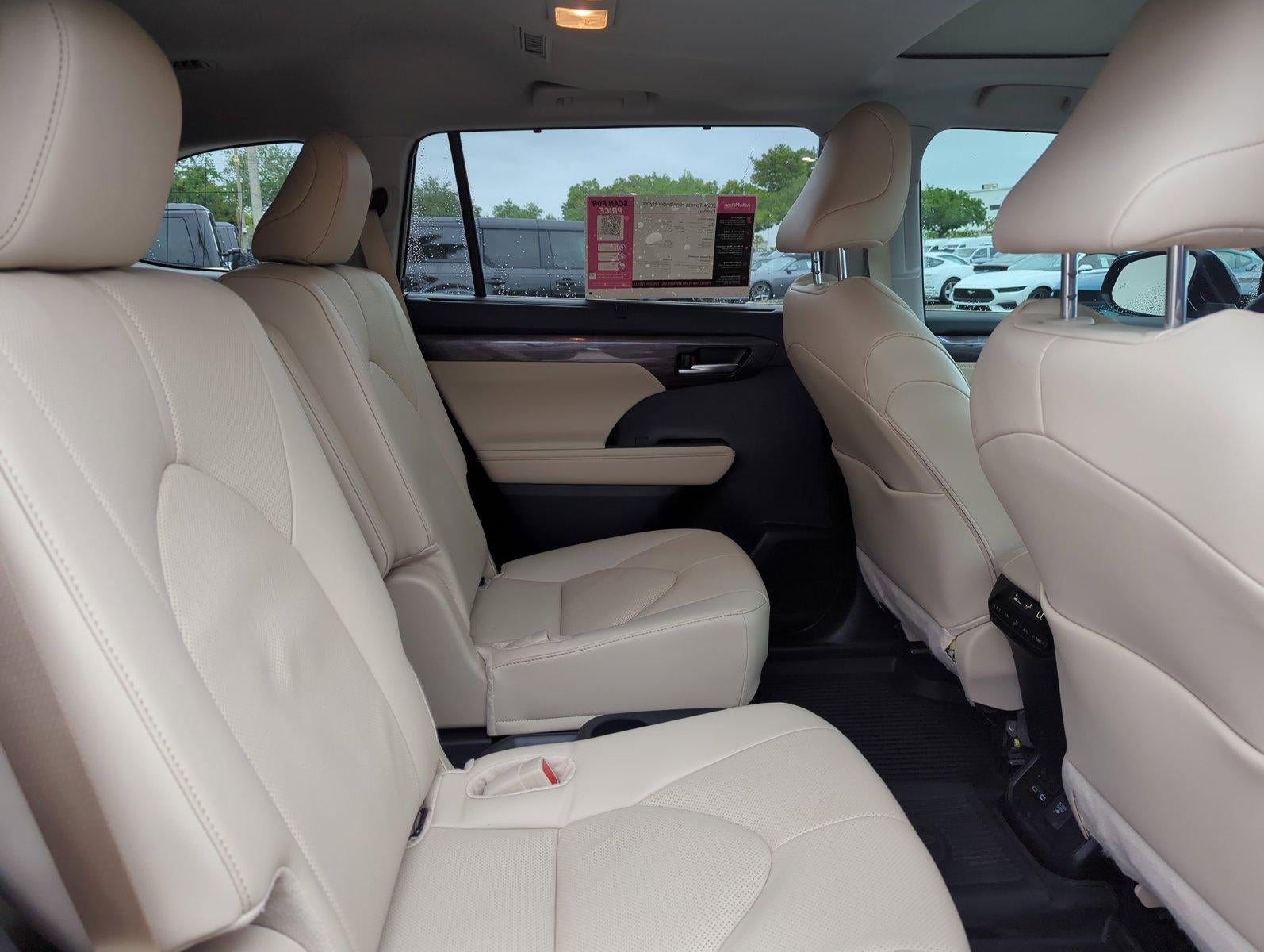 2024 Toyota Highlander Hybrid Limited AWD (Natl)