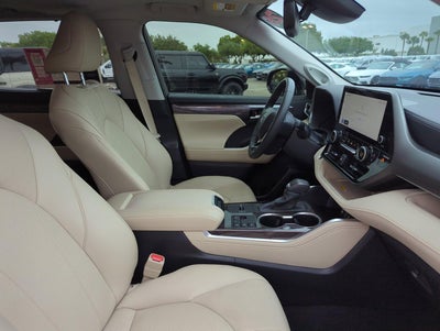 2024 Toyota Highlander Hybrid Limited AWD (Natl)