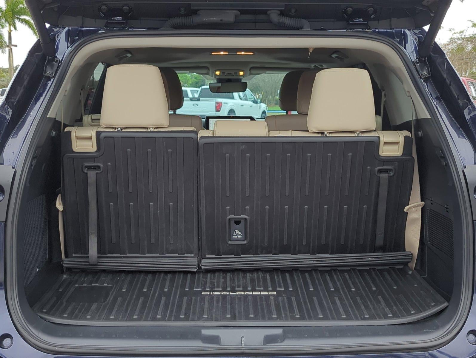 2024 Toyota Highlander Hybrid Limited AWD (Natl)