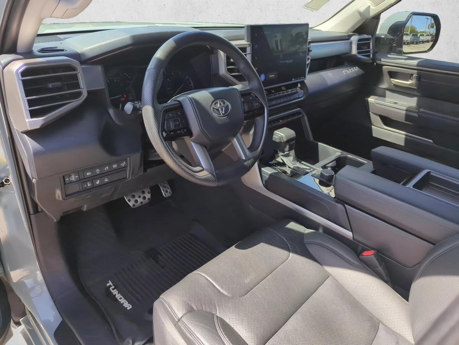 2022 Toyota Tundra 2WD 2WD SR5 CrewMax 5.5' Bed (SE)