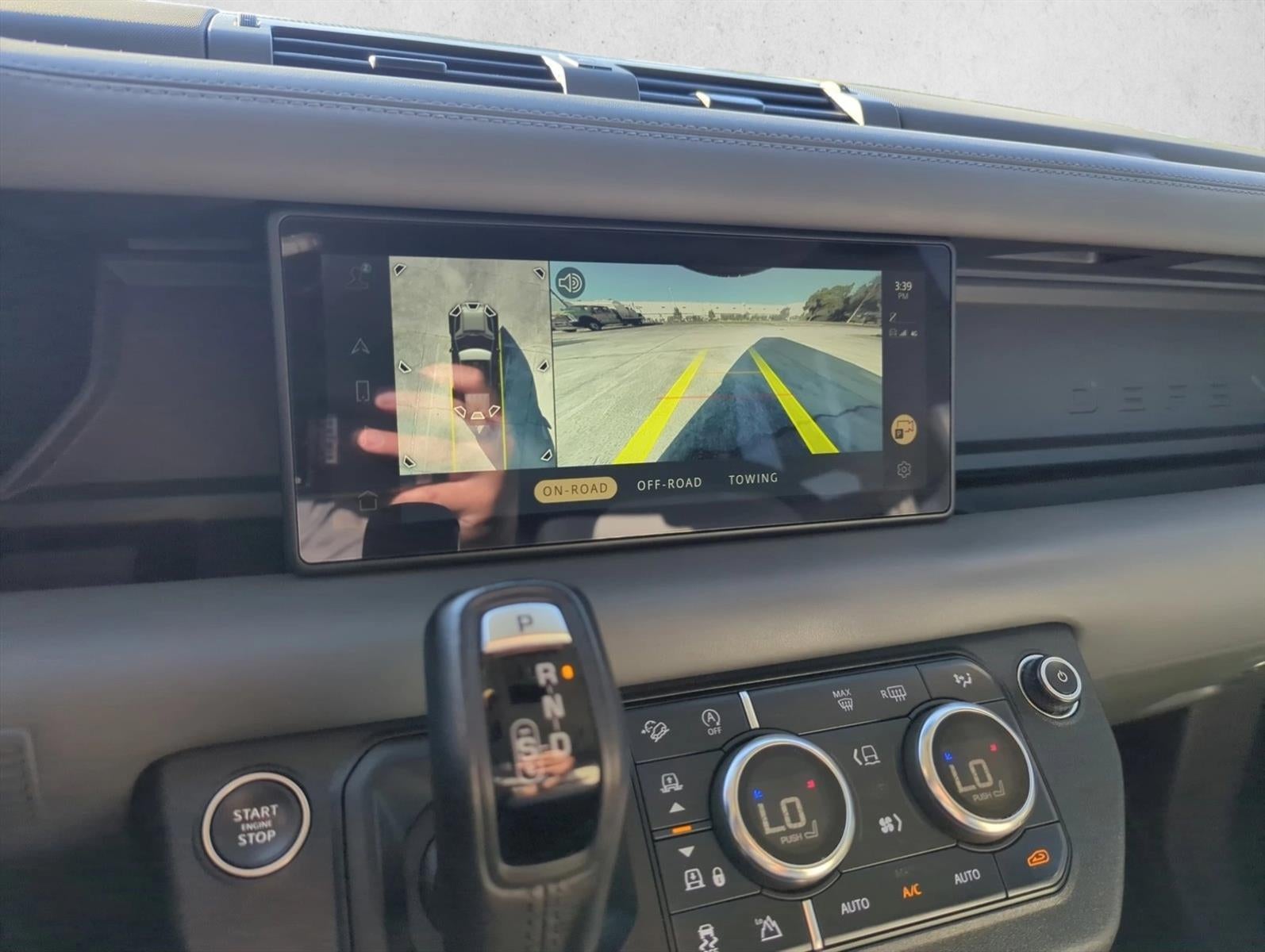 2024 Land Rover Defender 110 P400 X-Dynamic SE