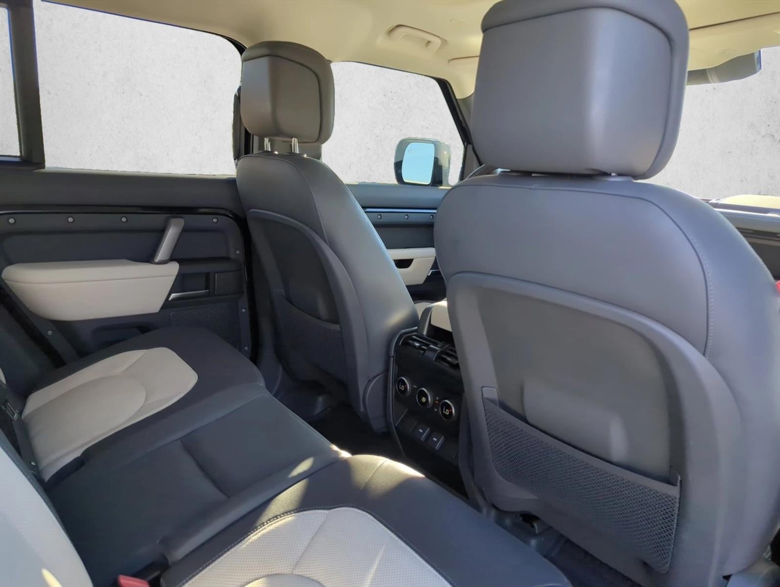 2024 Land Rover Defender 110 P400 X-Dynamic SE