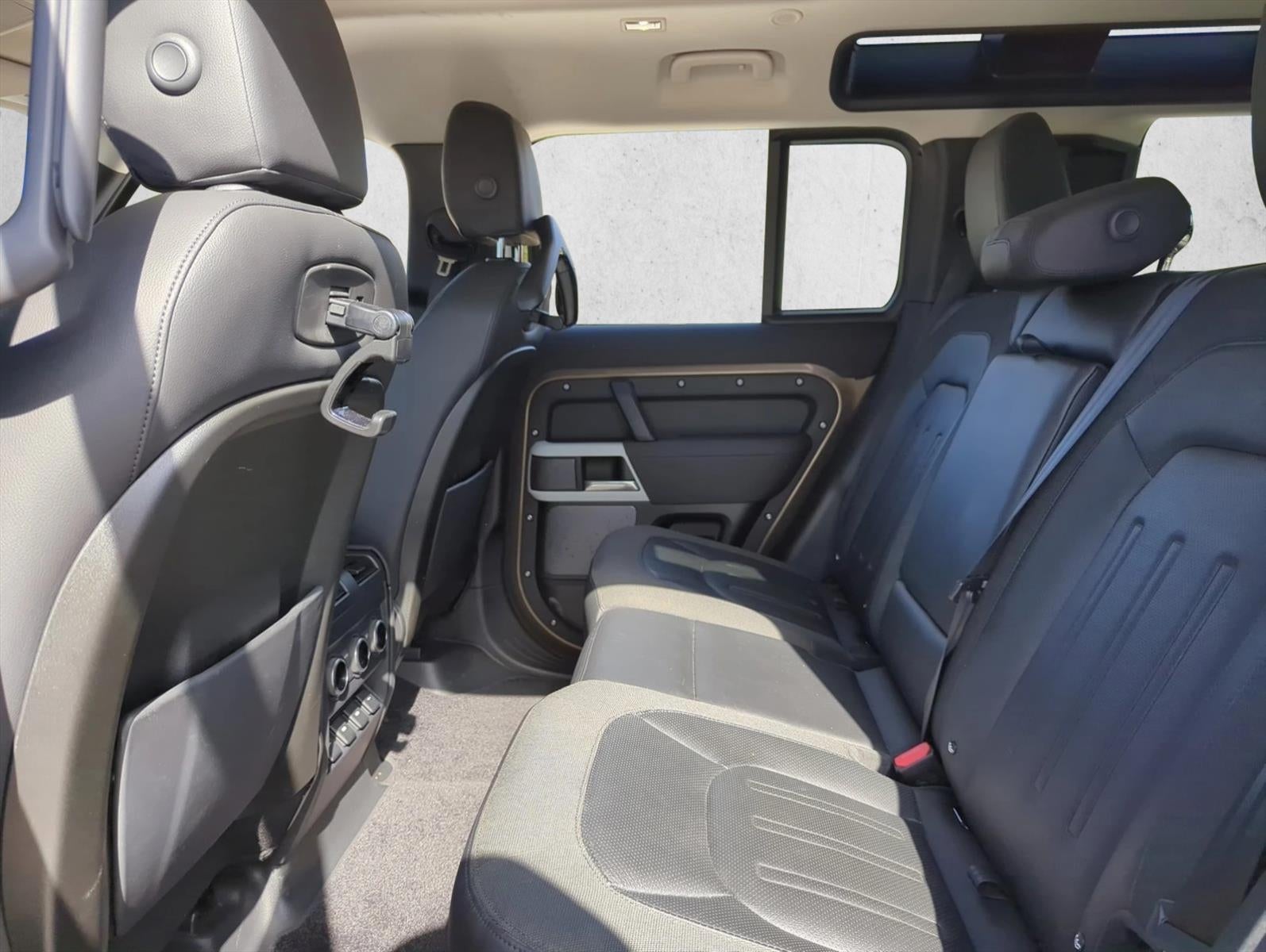 2020 Land Rover Defender 110 SE AWD