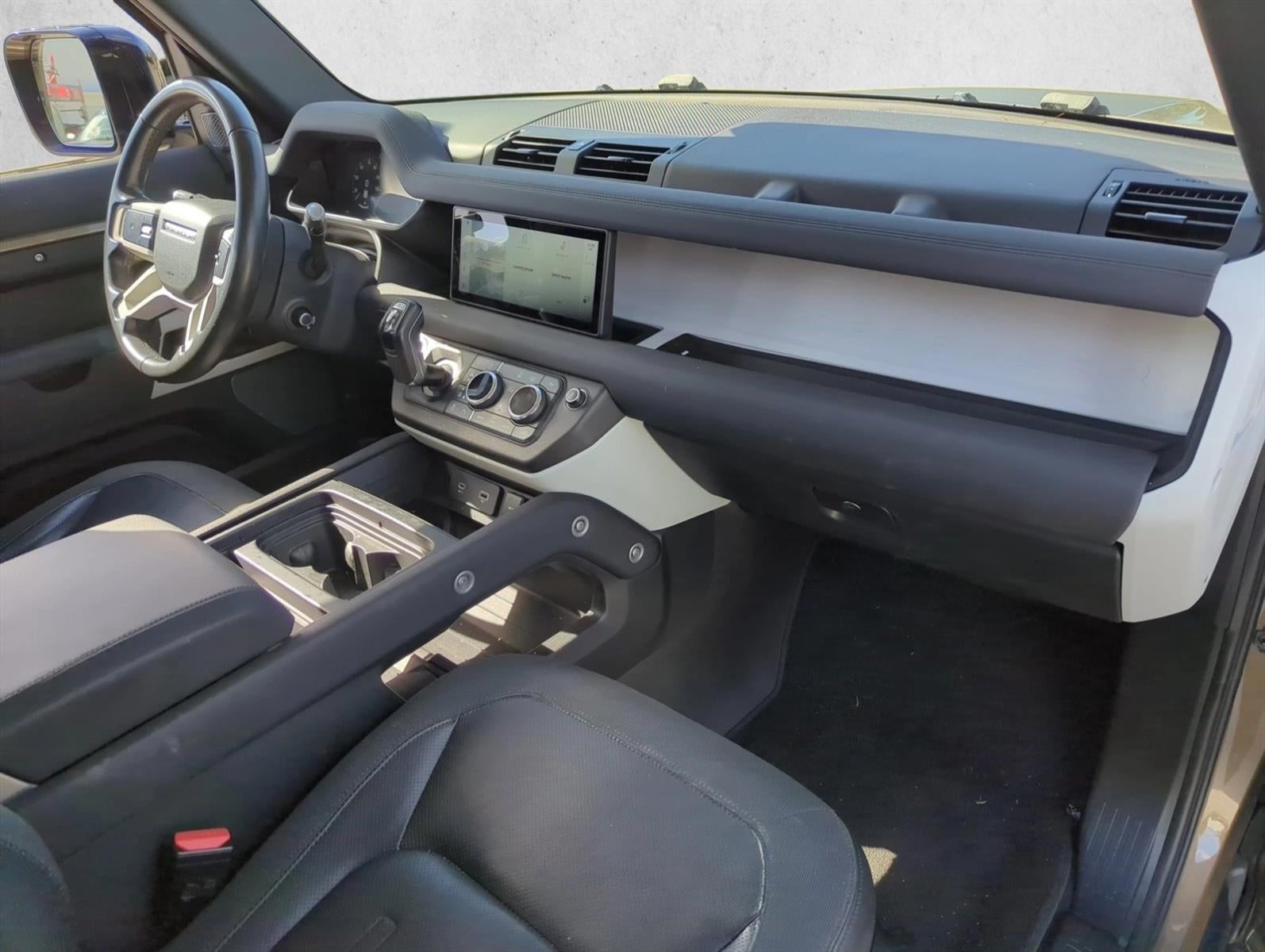 2020 Land Rover Defender 110 SE AWD