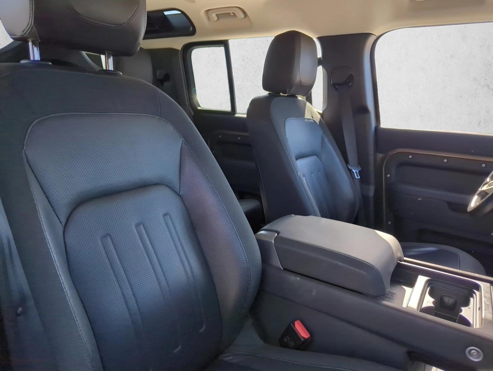 2020 Land Rover Defender 110 SE AWD