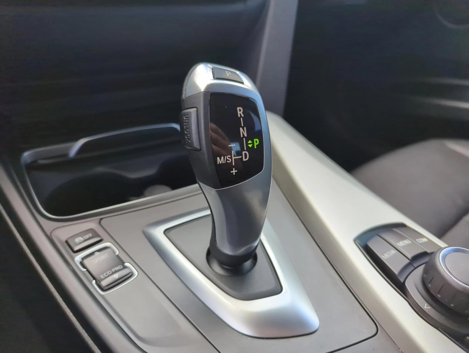 2018 BMW 320i Sedan