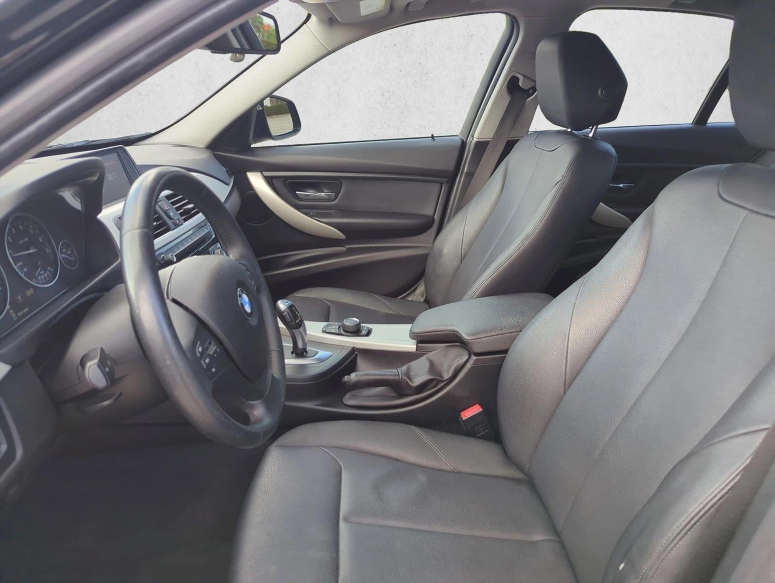 2018 BMW 320i Sedan