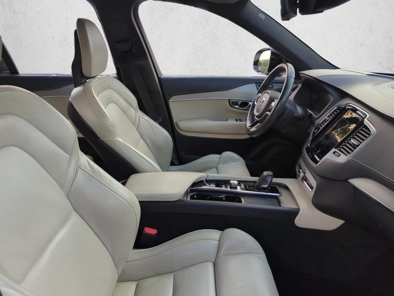 2021 Volvo XC90 Recharge T8 eAWD PHEV R-Design 7P