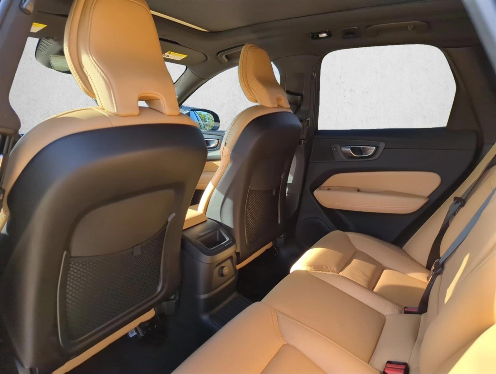 2024 Volvo XC60 Recharge Plug-In Hybrid T8 eAWD PHEV Ultimate Dark Theme