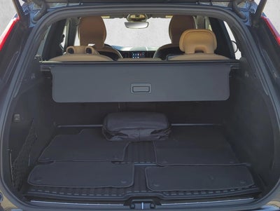 2024 Volvo XC60 Recharge Plug-In Hybrid T8 eAWD PHEV Ultimate Dark Theme