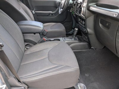 2014 Jeep Wrangler Unlimited 4WD 4dr Sahara