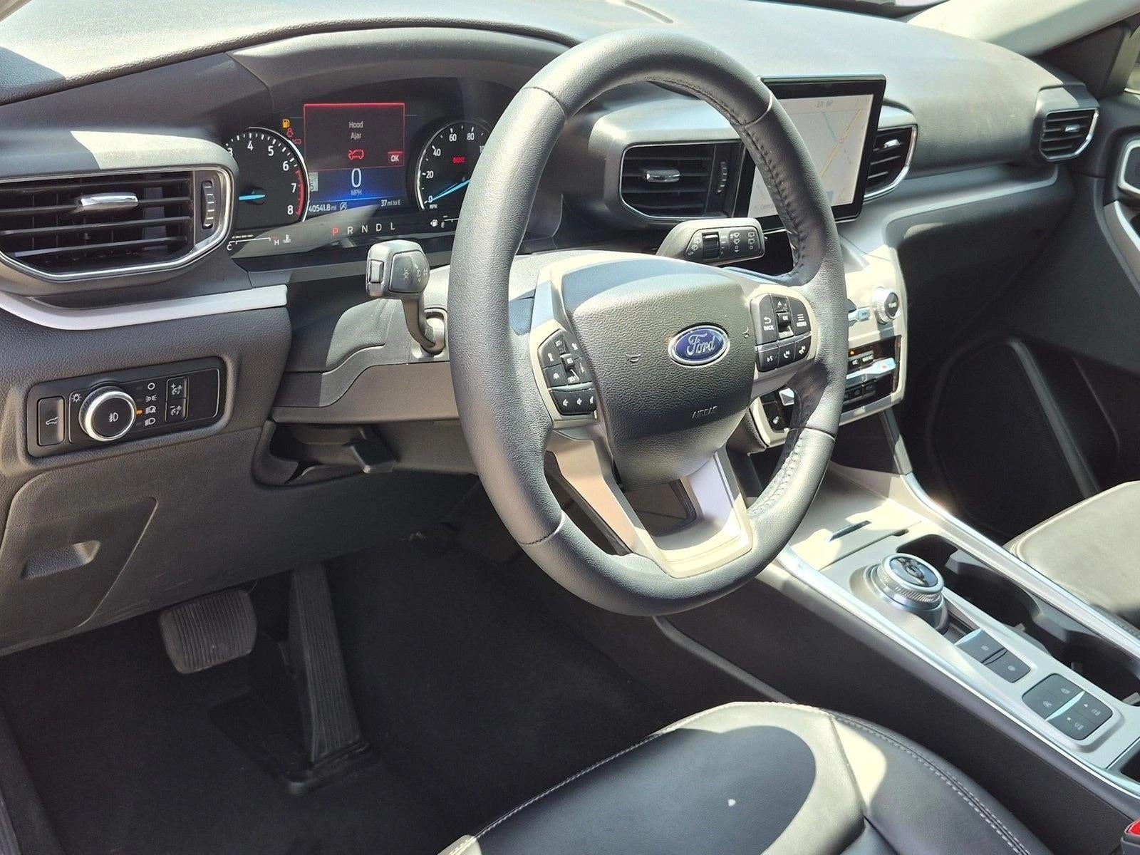 2023 Ford Explorer XLT RWD