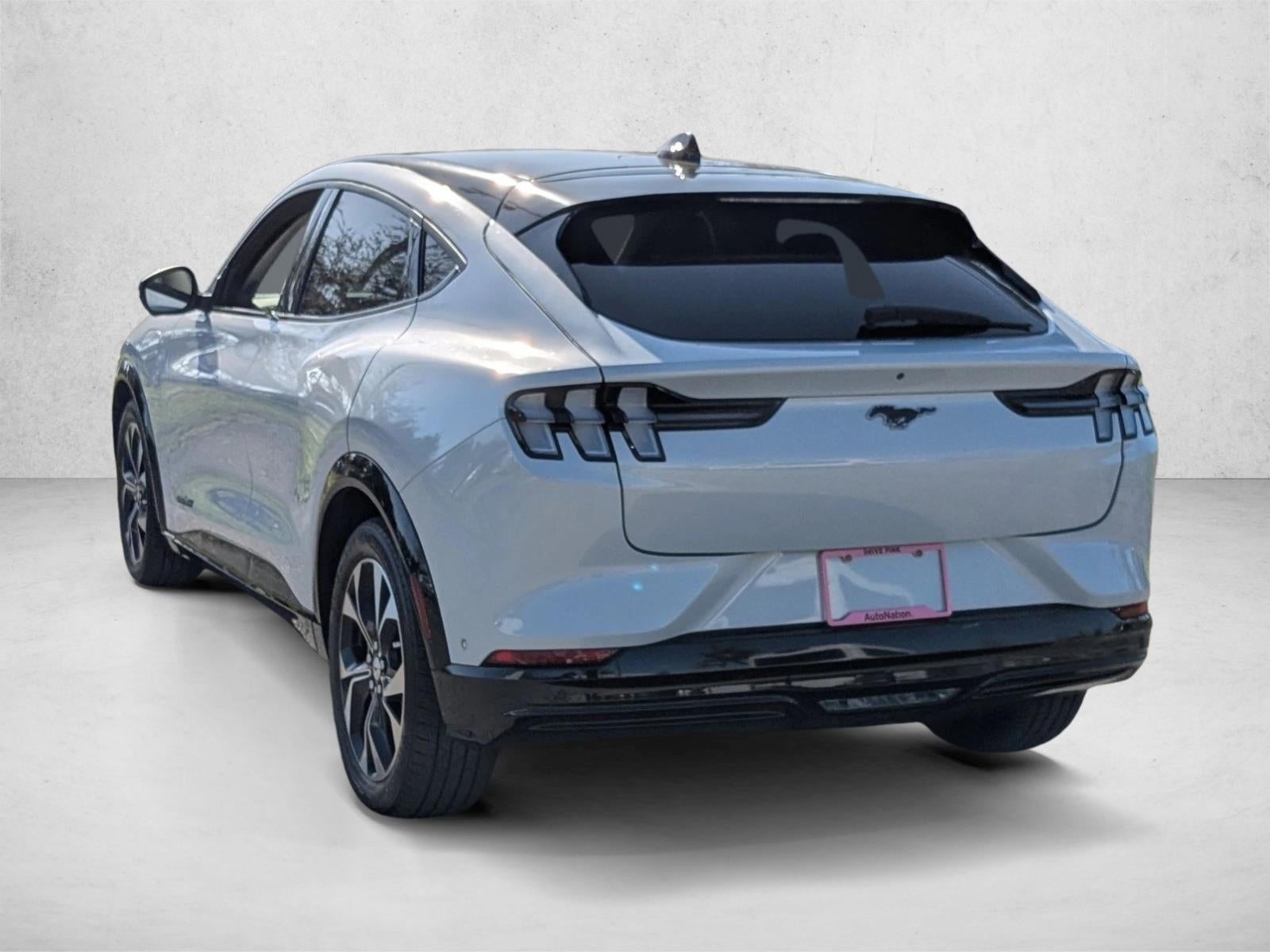 2022 Ford Mustang Mach-E Premium RWD