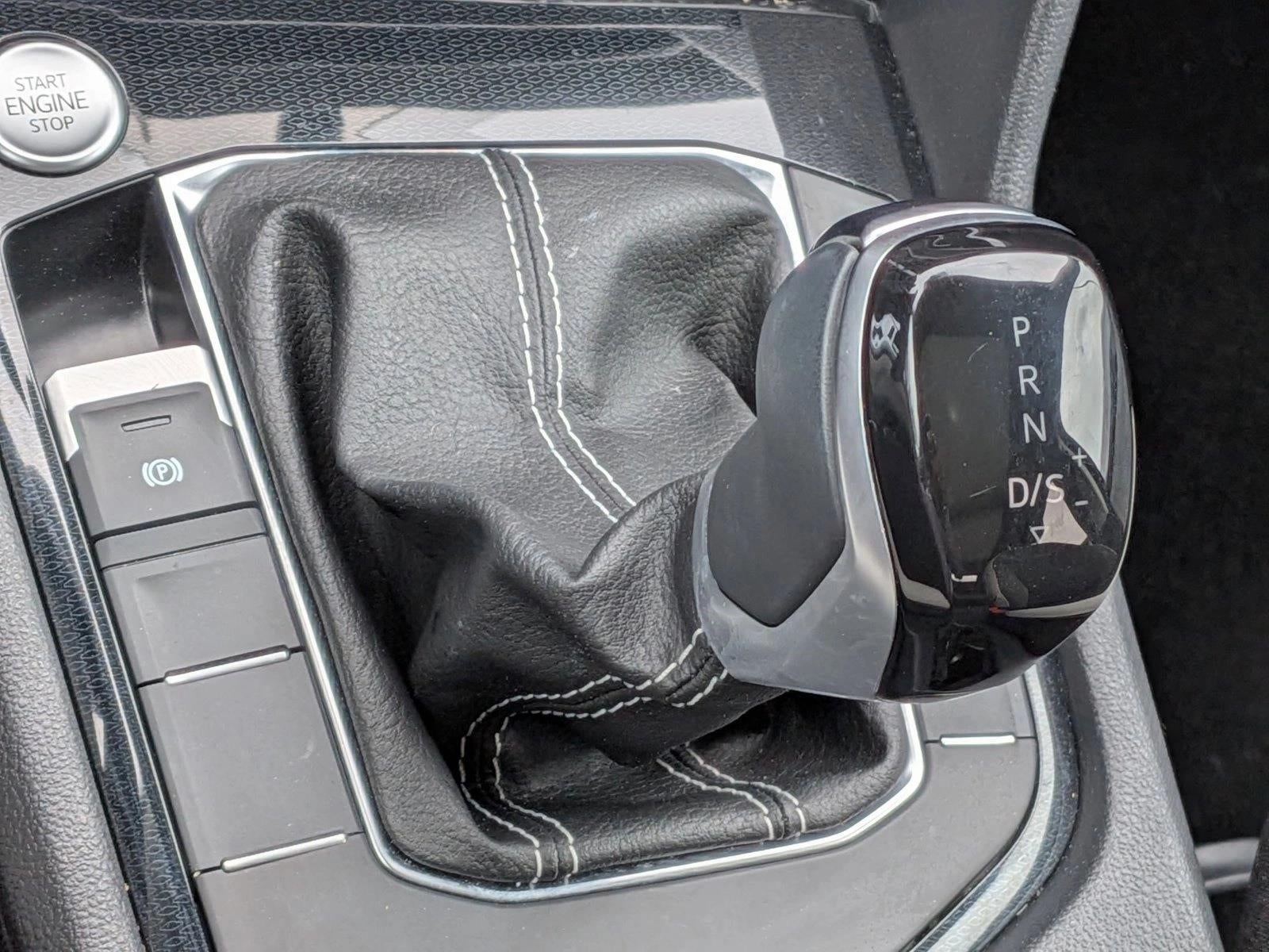 2025 Volkswagen Taos SE FWD