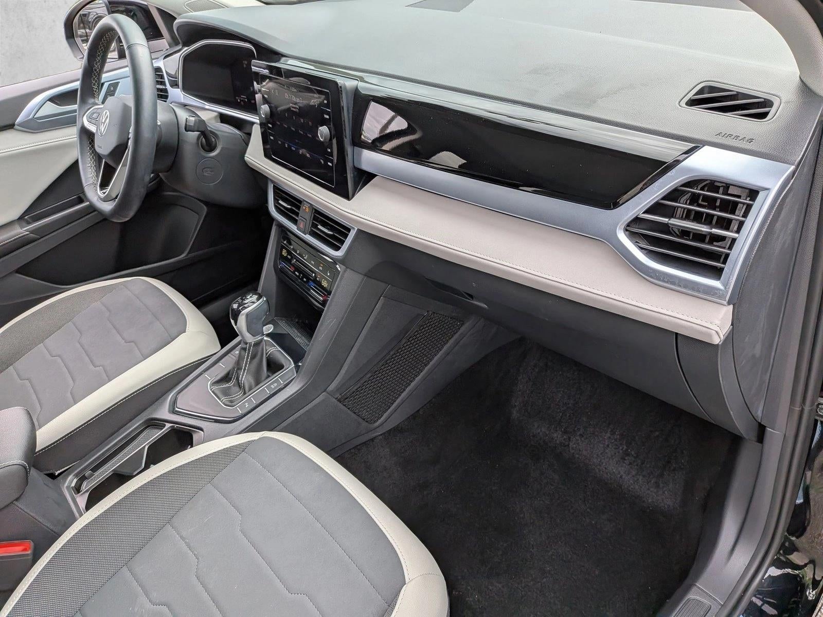 2025 Volkswagen Taos SE FWD