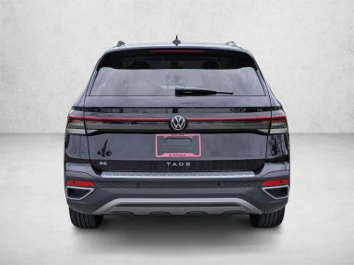 2025 Volkswagen Taos SE FWD