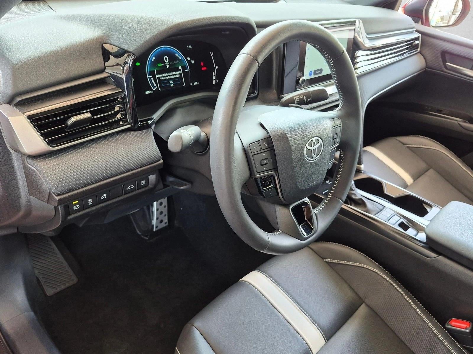 2025 Toyota Camry SE (SE)