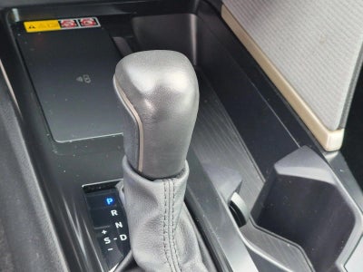 2025 Toyota Camry SE (Natl)